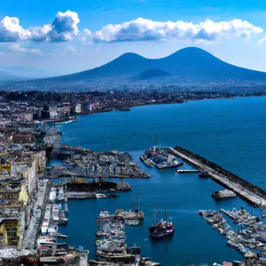 Descubra Nápoles de cima: vistas deslumbrantes do Parque Virgiliano e do Monte di Procida